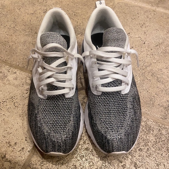 Nike Odyssey React - Picture 2 of 5